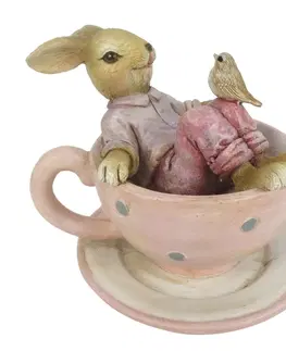 Velikonoční dekorace Dekorace králíka sedícího v čajovém šálku - 10*8*8 cm Clayre & Eef 6PR3328