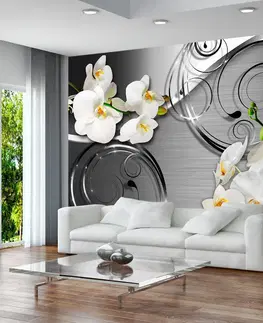 Tapety Samolepící tapeta orchidej na stříbrném podkladu - Expectation