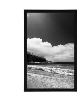 Černobílé Plakát nádherná pláž na ostrově Seychely v černobílém provedení