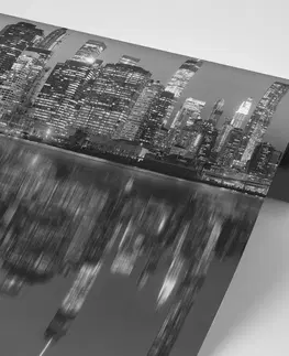 Samolepící tapety Samoelpící fototapeta černobílý odraz Manhattanu ve vodě