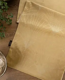 Dekorační ubrusy Sametový středový ubrus s lesklým potiskem v medové barvě