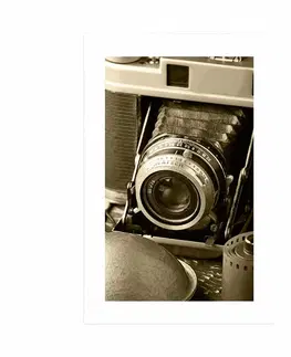 Černobílé Plakát s paspartou starý fotoaparát v sépiovém provedení