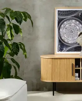 TV stolky Furniria Designový TV stolek Vasiliy 120 cm přírodní dub