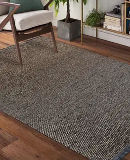 Moderní koberce Kvalitní béžový koberec s třásněmi