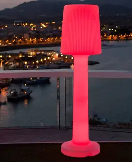 Venkovní osvětlení terasy Newgarden Stojací lampa Newgarden Carmen s dobíjecí baterií, výška 110 cm