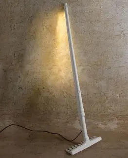 Stojací lampy Karman Karman Tobia - LED stojací lampa ve tvaru hrábí