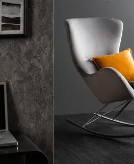 Luxusní a designová křesla a fotely Estila Designové skandinávské houpací křeslo Foamin s šedým sametovým čalouněním as chromovou konstrukcí 99cm