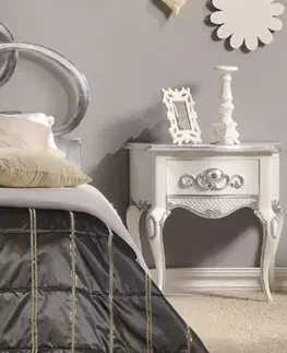 Designové a luxusní noční stolky Estila Luxusní barokní noční stolek Alegro bílé barvy se šuplíkem a ornamentálním zdobením 62cm