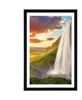 Příroda Plakát s paspartou majestátní vodopád na Islandu
