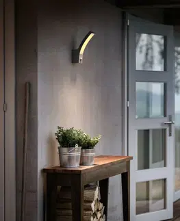 LED venkovní nástěnná svítidla Philips SPLAY UltraEfficient venkovní nástěnné svítidlo se senzorem LED 3,8W 800lm 2700K IP44, antracitové