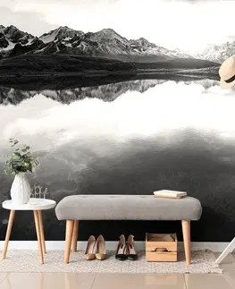 Černobílé tapety Fototapeta černobílé horské jezero