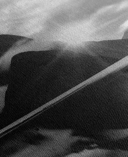 Černobílé obrazy Obraz Milford Sound při východu slunce v černobílém provedení