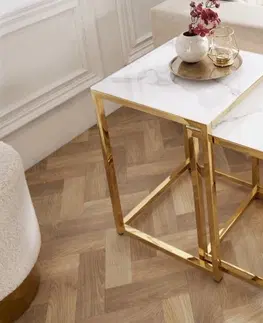 Designové a luxusní konferenční stolky Estila Set dvou moderních příručních stolků Gold Marbleux v provedení bílý mramor s kovovou podstavou ve zlaté barvě 55cm