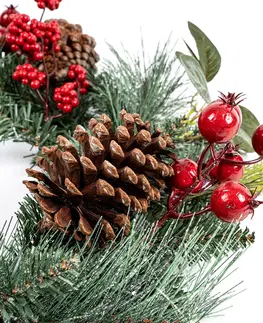 Vánoční dekorace Vánoční věnec Berry and pinecone červená, 45 x 10 x 39 cm
