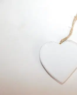 Ostatní Dekorace srdce bílé 8cm