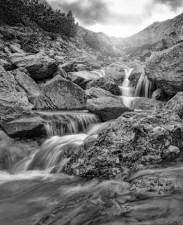 Černobílé tapety Tapeta černobílé vysokohorské vodopády