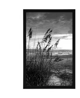 Černobílé Plakát západ slunce na pláži v černobílém provedení