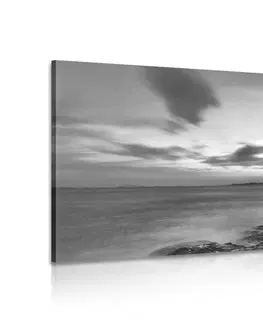 Černobílé obrazy Obraz nádherná krajina u moře v černobílém provedení