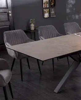 Designové a luxusní jídelní stoly Estila Industriální rozkládací jídelní stůl Callandra s betonovým efektem a kovovými nohami 180-225cm