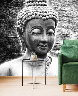 Černobílé tapety Tapeta černobílá socha Budhy na dřevěném pozadí