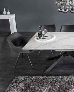 Designové a luxusní jídelní stoly Estila Moderní rozkládací bílo-šedý mramorový jídelní stůl Marmol s asymetrickými kovovými nohami 260cm
