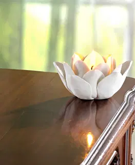 Svíčky a světelné dekorace 1 svícen na čajovou svíčku "Květ"