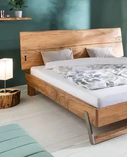 Luxusní a stylové postele Estila Designová postel Mammut z akátového dřeva se stříbrnými prvky na čele 205cm