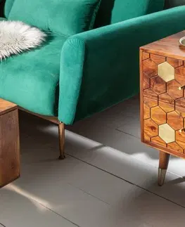 Designové a luxusní noční stolky Estila Masivní příruční stolek Roslin z akáciového dřeva hnědé barvě se zlatými prvky a dvěma zásuvkami 55cm