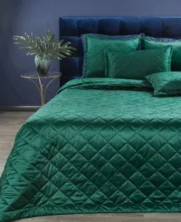 Jednobarevné přehozy na postel Přehoz na postel z lesklého sametu tmavě zelené barvy