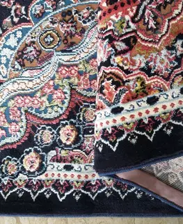 Vintage koberce Vintage koberec s dokonalým červeným vzorem
