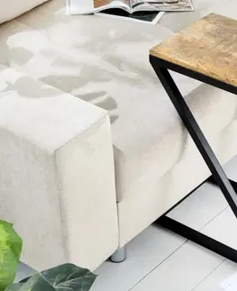 Luxusní a designové příruční stolky Estila Moderní příruční stolek Dahle z mangového dřeva s černou kovovou konstrukcí 60cm
