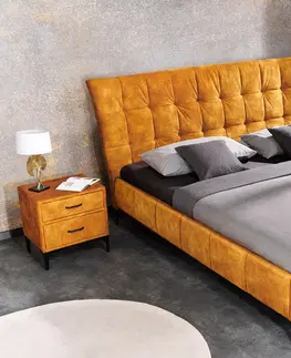 Luxusní a stylové postele Estila Designová manželská manželská postel Velouria s hořčivě žlutým sametovým čalouněním 160x200