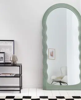 Luxusní a designová zrcadla Estila Art deco moderní vysoké zrcadlo Swan s vlnitým rámem v pastelové zelené barvě 160cm