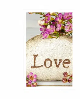 Láska Plakát s nápisem na kameni Love