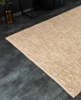 Designové a luxusní koberce Estila Moderní béžový obdélníkový koberec Rhys s krátkým vlasem a jemným strukturovaným zdobením 230cm