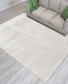 Chlupaté koberce Krémový koberec s vyšším vlasem