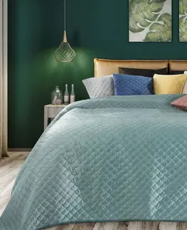 Jednobarevné přehozy na postel Stylový světle zelený oboustranný přehoz na postel