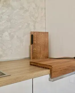 Prkénka a krájecí desky Kuchyňské prkno Stand By Bread board s nožem CLAP DESIGN
