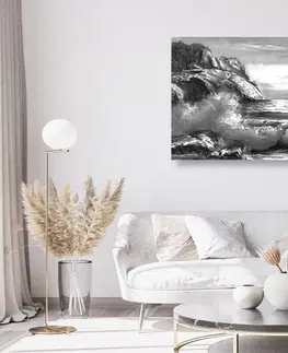 Černobílé obrazy Obraz mořské vlny na pobřeží v černobílém provedení