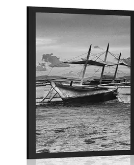 Černobílé Plakát loďky při západu slunce v černobílém provedení