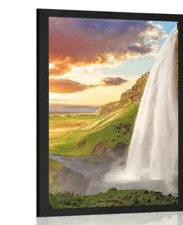 Příroda Plakát majestátní vodopád na Islandu