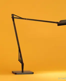Stolní lampy FLOS FLOS Kelvin Edge - černá LED stolní lampa