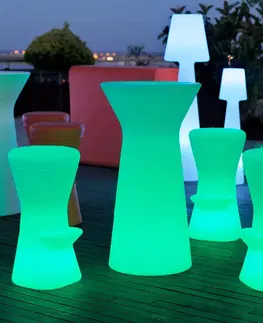 Venkovní osvětlení terasy Newgarden Bateriový barový stolek Newgarden Capri LED, RGBW, výška 110 cm, bílý