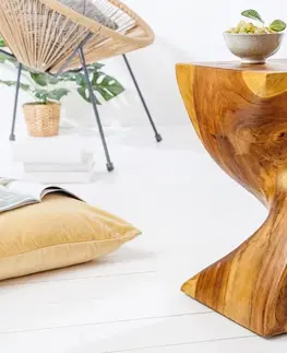 Luxusní a designové příruční stolky Estila Designový příruční stolek Salian z masivního lakovaného dřeva v tmavě hnědé barvě v atypickém tvaru 45 cm