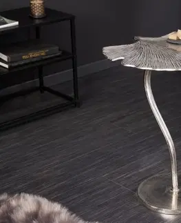Luxusní a designové příruční stolky Estila Art-deco designový příruční stolek Ginko ve tvaru listu stříbrný 53cm