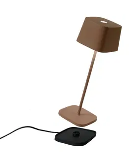 Venkovní osvětlení terasy Zafferano Zafferano Ofelia 3K dobíjecí stolní lampa IP65 corten