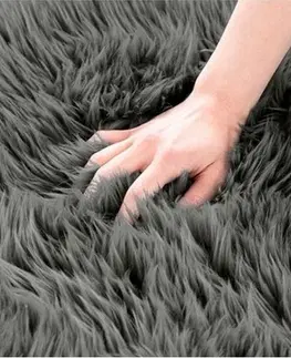 Koberce a koberečky AmeliaHome Kožešina Dokka tmavě šedá, pr. 60 cm