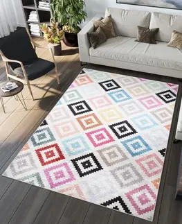 Moderní koberce Trendy koberec s barevným geometrickým vzorem Šířka: 120 cm | Délka: 170 cm