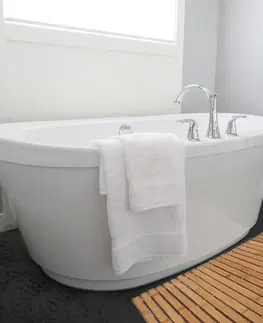 Koupelnové předložky Tutumi Koupelnová bambusová rohož BAMURUG 50x80 cm
