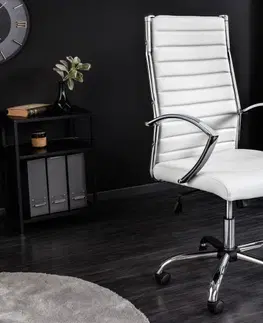 Designové a luxusní křesla do pracovny a kanceláře Estila Moderní bílá kancelářská židle Big Deal z ekokůže s kovovou konstrukcí s nastavitelnou výškou 107-117cm